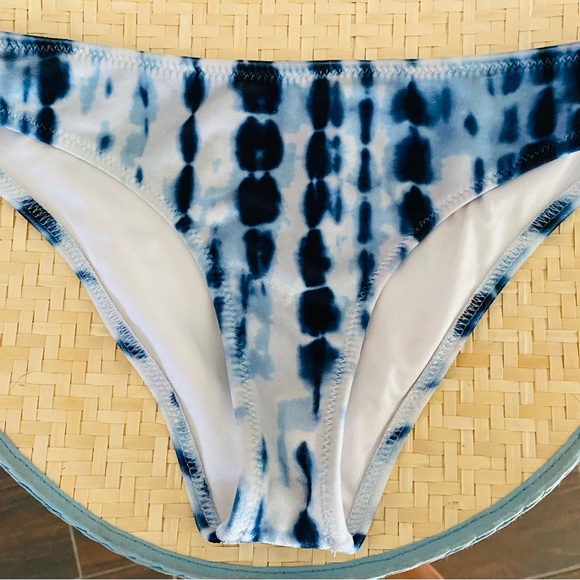 Pink Victoria's Secret Blue Tie Dye Velvet Double Strap Bikini Set Sz XS - Picture 6 of 9